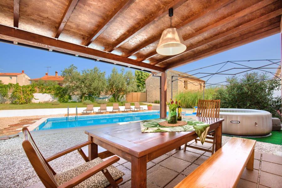 Villa John Pula Exterior foto